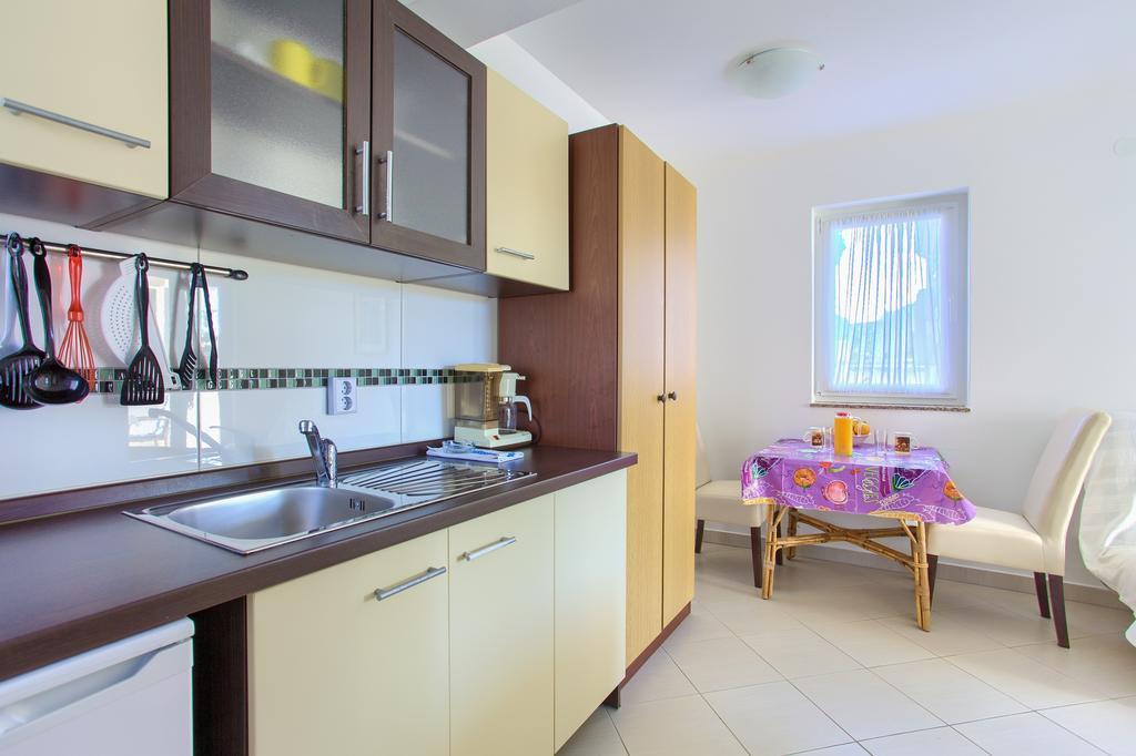 Apartments Vlatko 克尔克 外观 照片