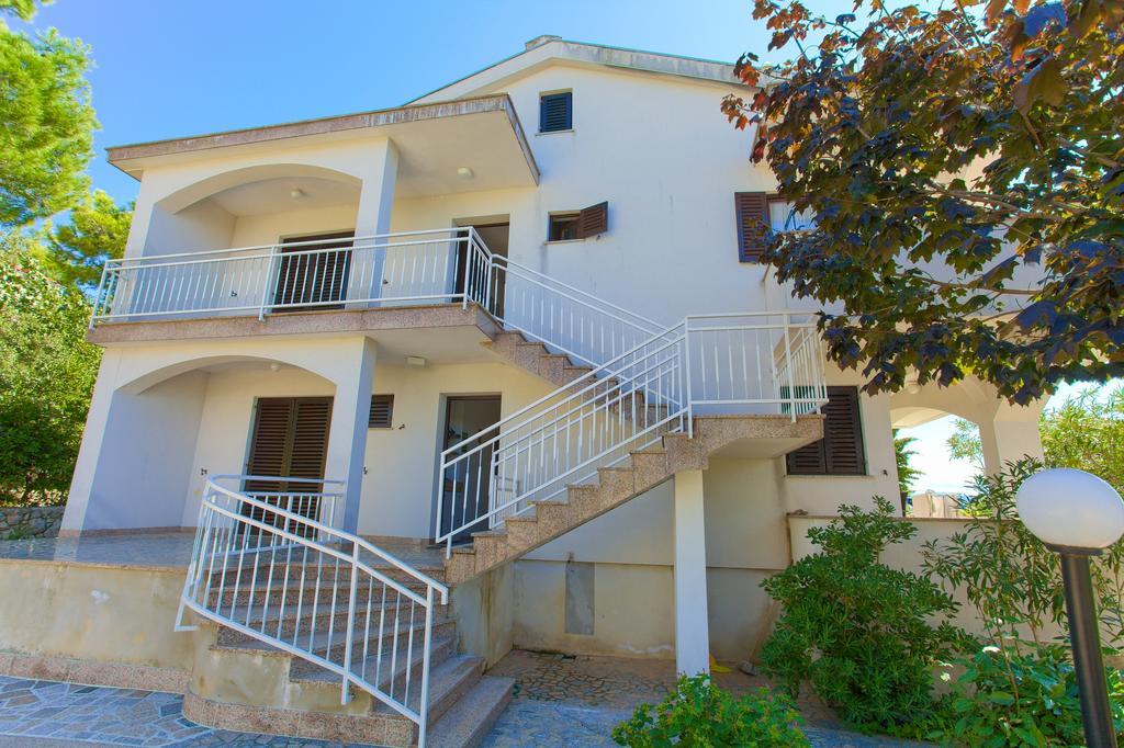 Apartments Vlatko 克尔克 外观 照片