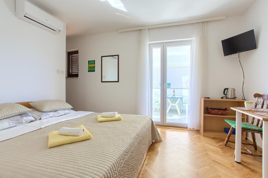 Apartments Vlatko 克尔克 外观 照片