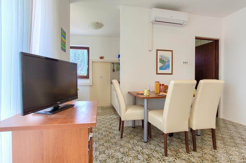 Apartments Vlatko 克尔克 外观 照片
